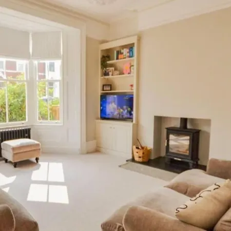Victorian In By The Sea Holiday home
